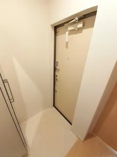 セレーノ【102号室】の玄関