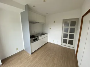 ロイヤルヒルズ北平野【4階】の居間