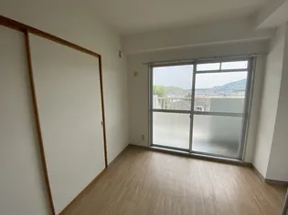 ロイヤルヒルズ北平野【4階】の内装