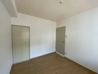 ロイヤルヒルズ北平野【4階】の子供部屋