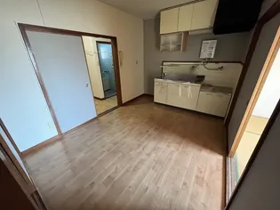 高砂竜山ビル【304号室】の居間