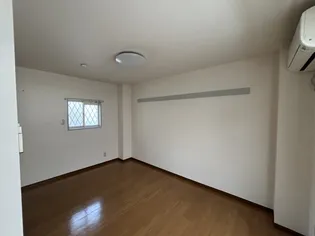 フラッツネオシティー【101号室】の居間