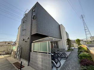 メゾン ラ・ソルピアB棟【1階】の外観