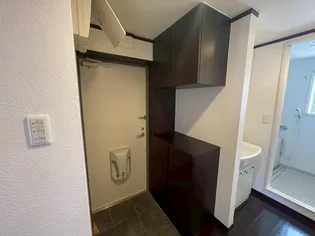 グリーンヒルズ土山【207号室】の玄関