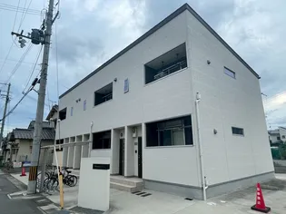 Monochrome【1階】の外観