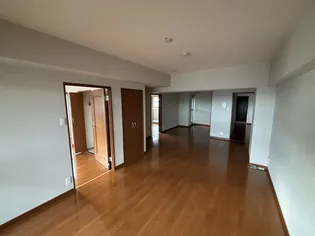 ハイライズ東雲【601号室】の居間