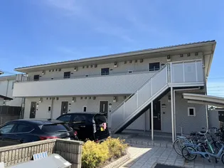 丸萬三番館【2階】の外観