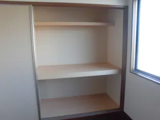 シャーメゾン城南【2階】の居間