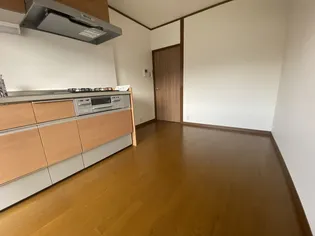 グリーンヒルズ土山【206号室】の居間