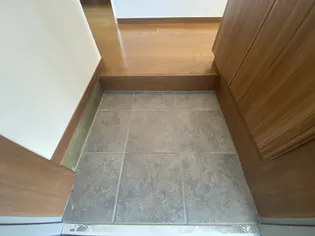 グリーンヒルズ土山【206号室】の玄関