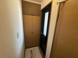 メゾンアルカディア【2階】の玄関