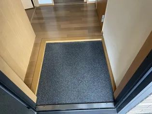 ガーデンハイツ A B棟【1階】の玄関