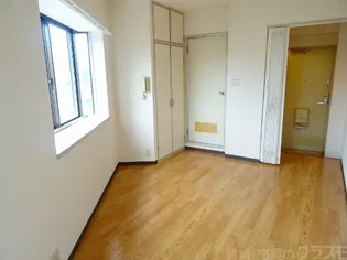 ハイツエレガンスの居間