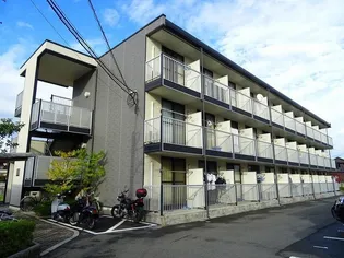 レオパレスグランドゥールの外観