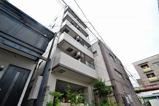 ラ・エソール【6階】の外観