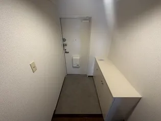 デメテル高取台【5階】の玄関