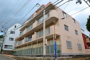 セルフィーユ諏訪山【2階】の外観