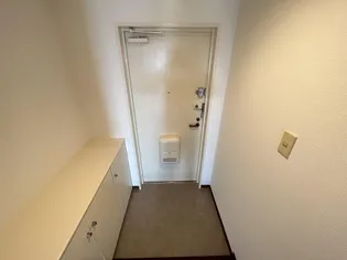 デメテル高取台【4階】の玄関