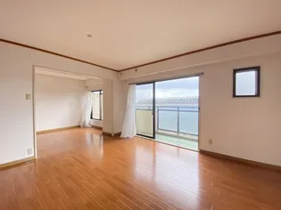 芦屋ニューコーポ1番館【6階】の居間