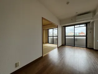 サンリッジ湊川【4階】の内装