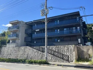 ザ・アパートメント谷上【1階】の外観