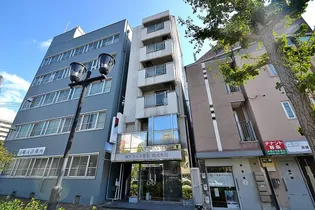 スリーアベニュー【3階】の外観