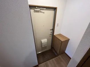 18Kasugano【5階】の玄関