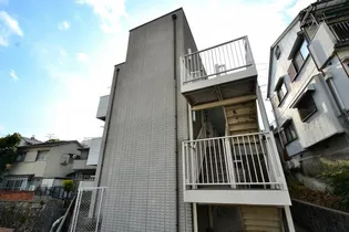 大倉山ハイツC棟【2階】の外観