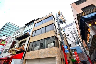 隆源ビル【3階】の外観