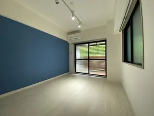 岡本南マンション【1階】の居間