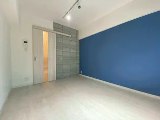 岡本南マンション【1階】の寝室