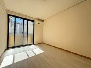 イーストハイツ甲南【1階】の居間