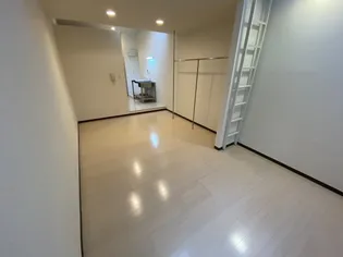 クレセンティア神戸・北野【2階】の寝室