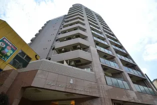 ロイヤルヒル神戸三ノ宮2【7階】の外観