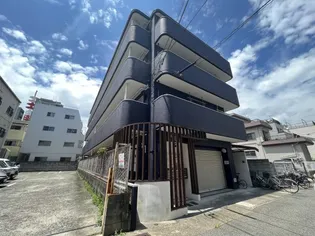 ファミリーハイツ永沢【4階】の外観