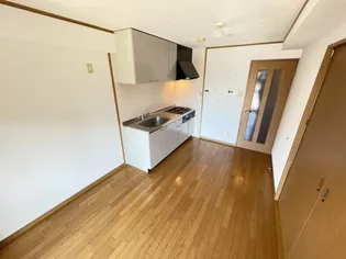 ラシュレ・ウエスト六甲【4階】の内装