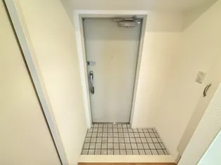 リブェール天城【1階】の玄関