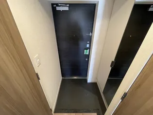 エスライズ神戸三宮山手通壱番館【2階】の玄関