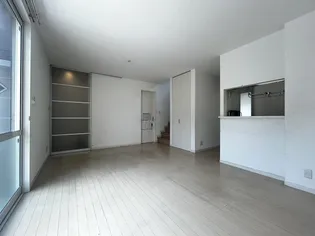 ガーデンコート西岡本の居間