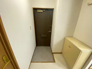 メープルハイツ【3階】の玄関