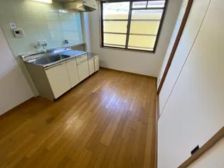 メープルハイツ【3階】の居間
