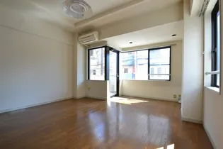 プリマベーラ神戸【2階】の内装