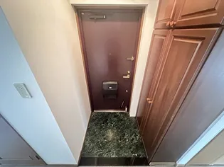 阿部ビル【5階】の玄関