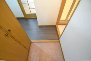 阿部ビル【4階】の玄関