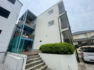 フレックス諏訪山【3階】の外観