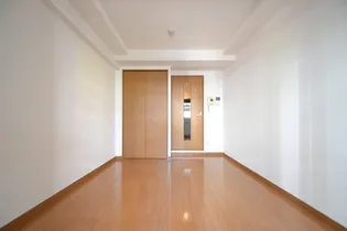 プレサンス新神戸【2階】の居間