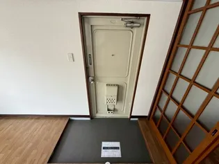 ランマンション【3階】の玄関