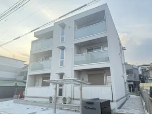 バレンティア【2階】の外観