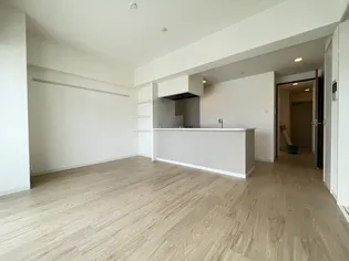 ボンニー元町【10階】の居間