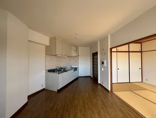 サンリッジ湊川【5階】の内装